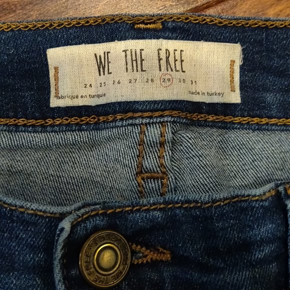 We The Free Skinny Frayed Ankle Distressed Jeans SIZE 29 - Picture 3 of 6